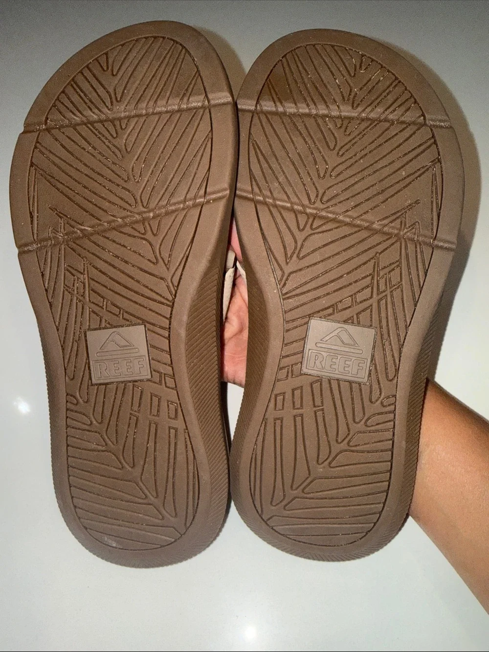 Reef Santa Ana Men's Flip Flop Sandals Size 7 Tan Beige